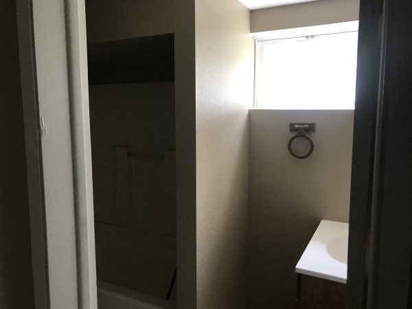 1 Bedroom 1 Bathroom 14th St. Clarkston - Image 3