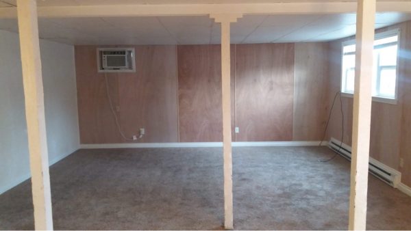 2 Bedroom 1 Bathroom Duplex #6 on Maple in Clarkston - Image 3