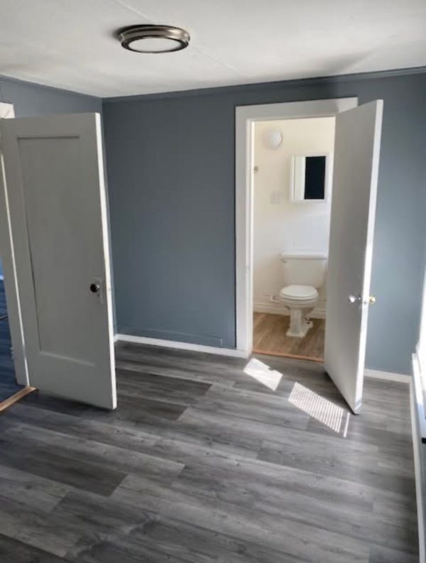 1 bed 1 bath on Elm St. in Clarkston! - Image 3