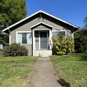 2 bed 1 bath house on 2nd St. in Clarkston, WA